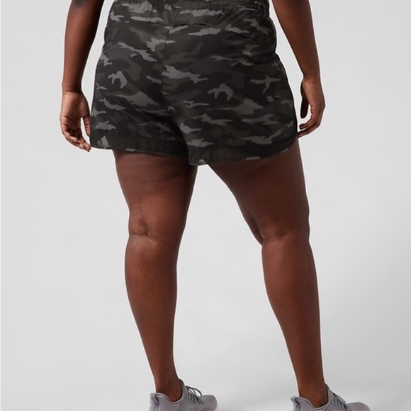 New with Tags | Athleta | Mesh Racer Run Mid Rise 4 Short - Picture 4 of 8
